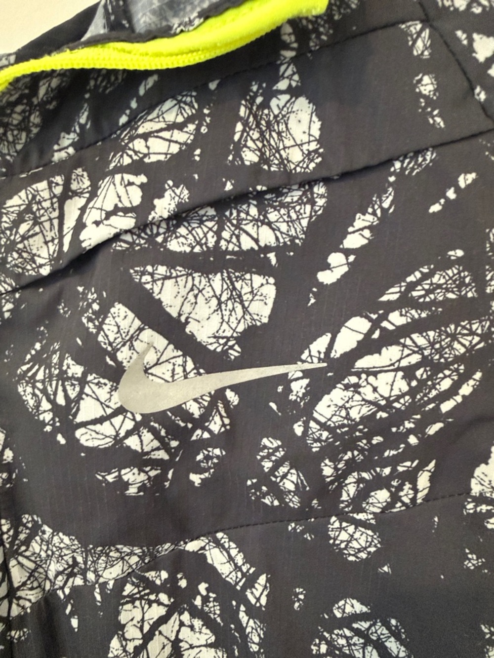 Nike Black Gray Tree-Pattern Running Jacket with Neon Yellow Trim - Picture 3 of 4